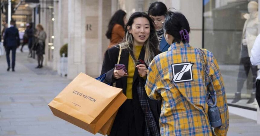 Brands Struggle as Middle Market Collapses