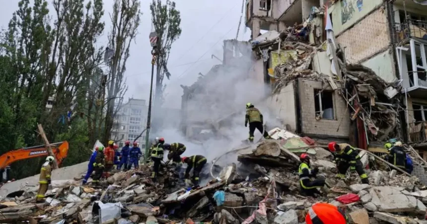 Kyiv attack kills civilians in Russia strikes